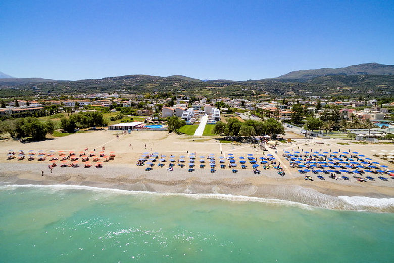 Blue Oyster Beach Villas (centre) and Platanes beach