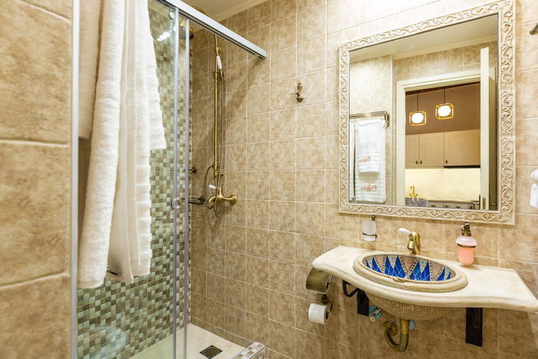Shower room of the Pool View Suite with Terrace