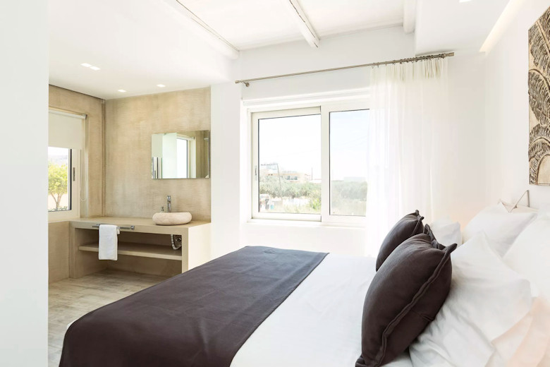 A bedroom in a 2-bedroom Apartment