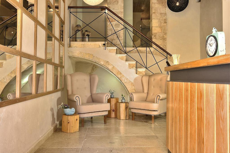 Reception area 