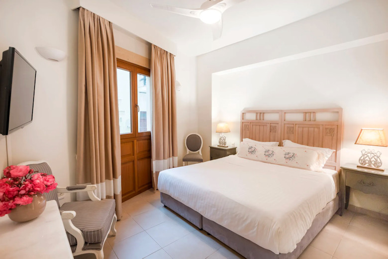 Superior Room Lemonia