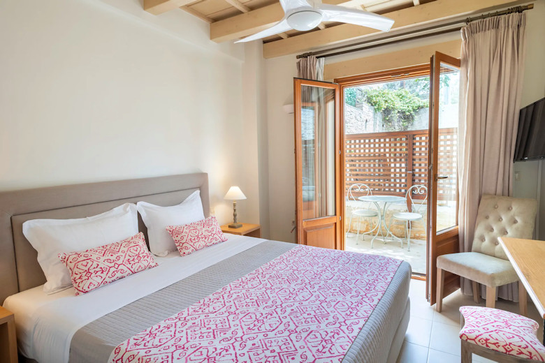 Superior Room Evenos