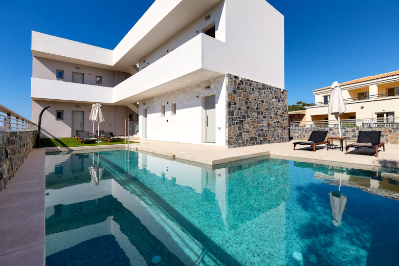 The pool at Theasea