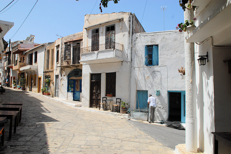 The charming village centre is a short walk away