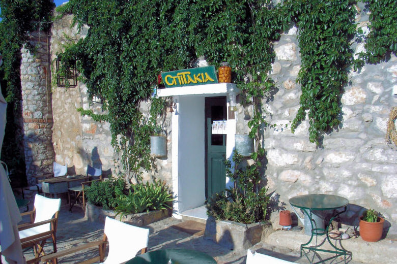 Spitakia's reception and snack bar