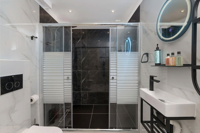Shower room in a Standard Room