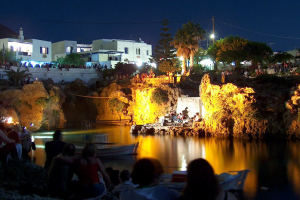 Avlemonas at night