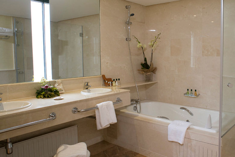 Modern en-suite bathrooms