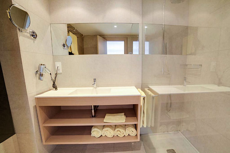 Modern shower rooms