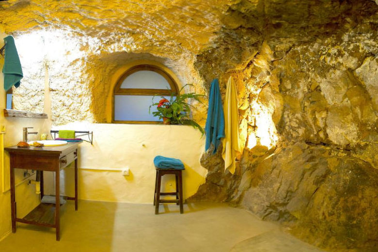 The shower room inside the natural cave