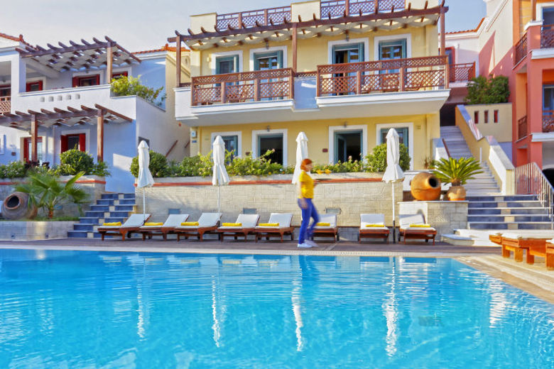 Pool at Sirena Residence