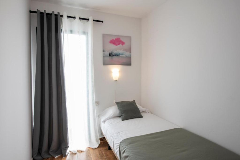 Single bedroom in a 2-bedroom Apartment