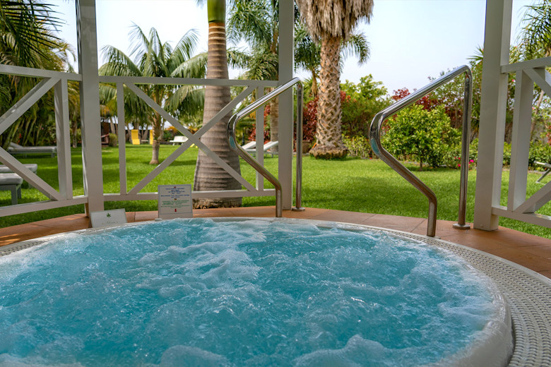 Outdoor Jacuzzi
