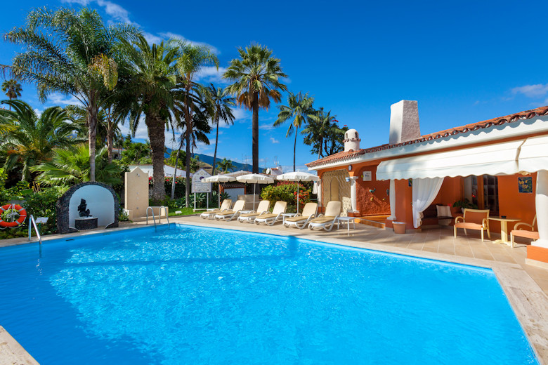 The pool at Ambassador Apartments