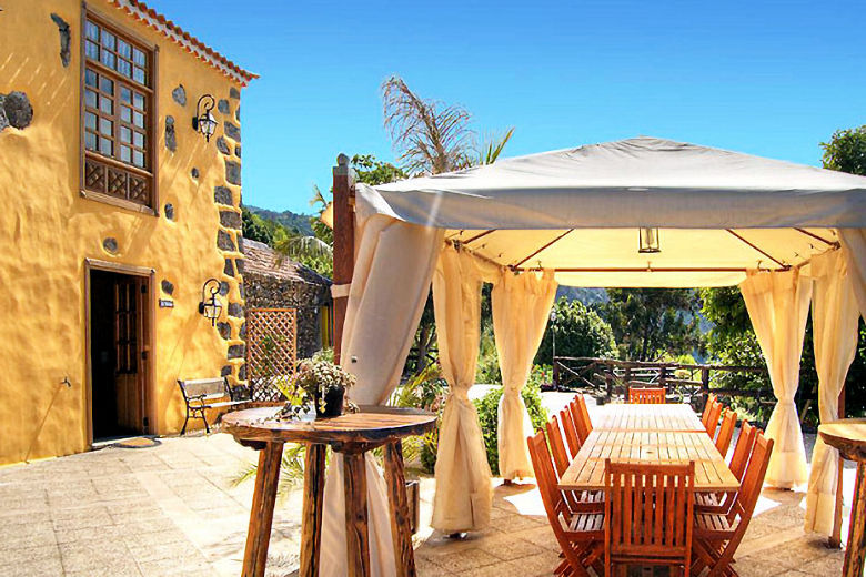 Shared terrace for La Era, La Bodega and Cuarto de Aperos