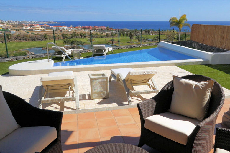 Private pool of a 3-bedroom Villa