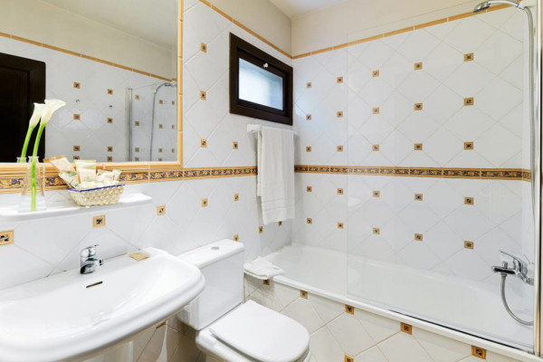 En-suite bathroom