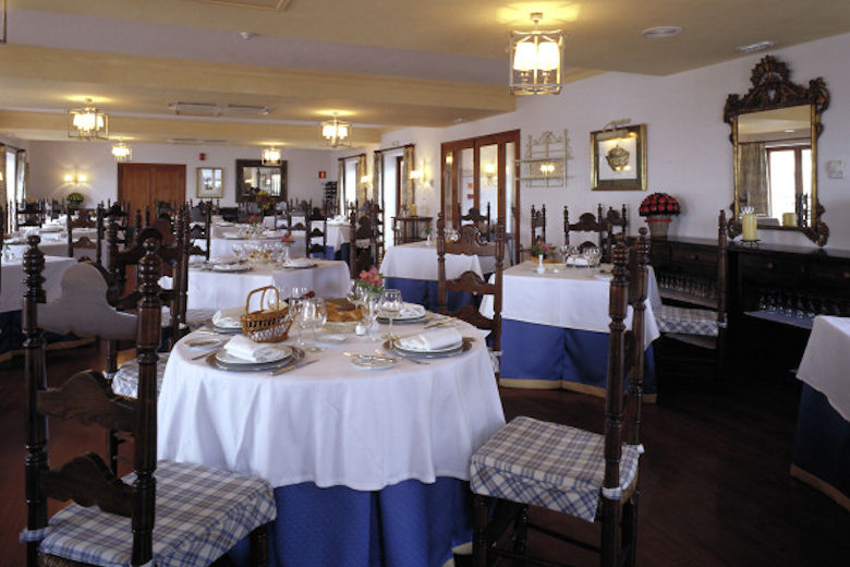 The Parador's elegant restaurant