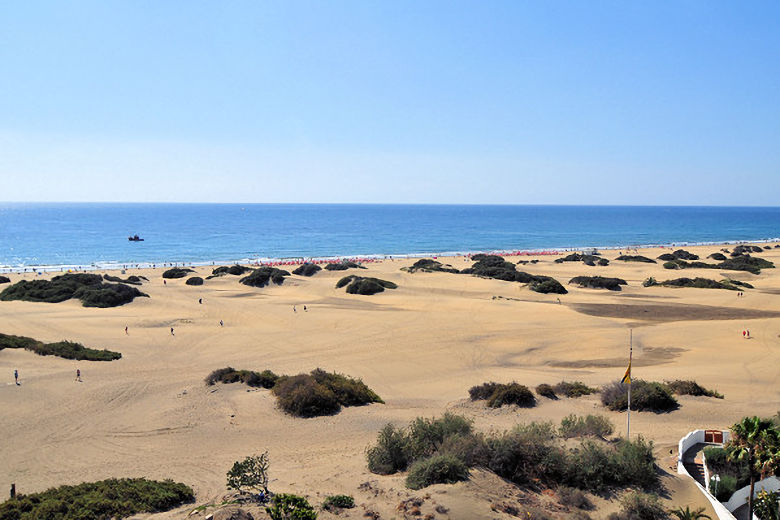 The dunes and beach at Playa del Ingles