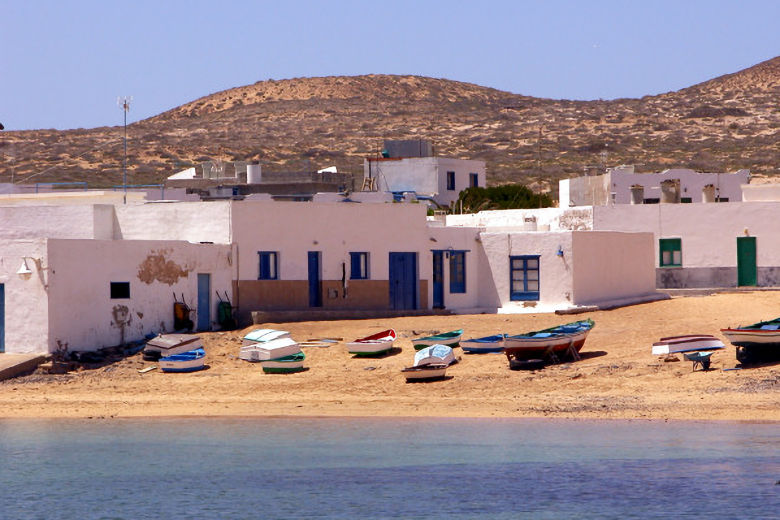 Caleta del Sebo, the island's only village