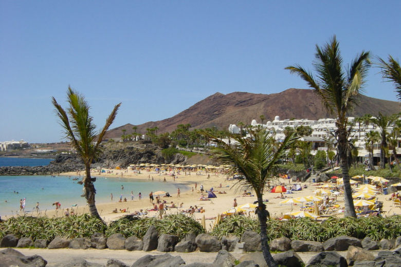 Flamingo beach in Playa Blanca