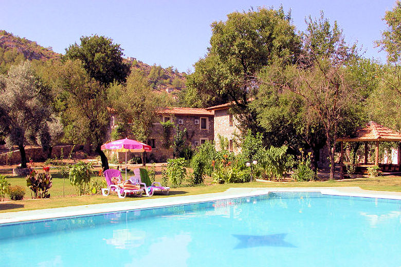 Doga Apartments and swimming pool