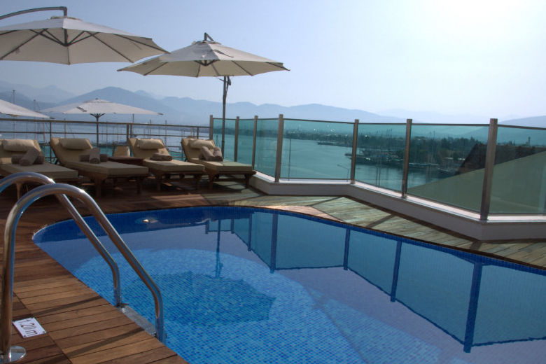 Alesta Yacht Hotel