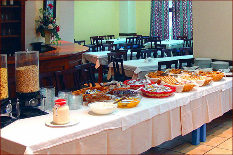 Buffet breakfast at the Itanos