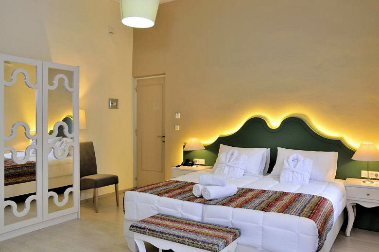 Attractively renovated guestrooms