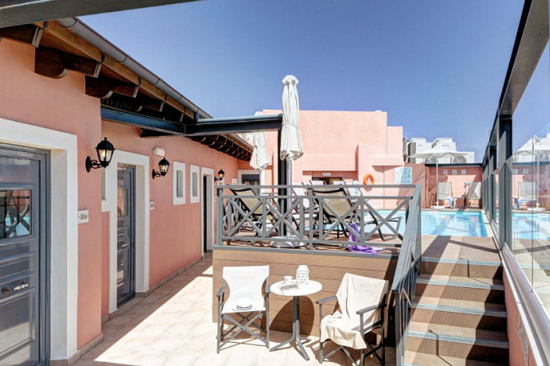 The roof terrace and pool